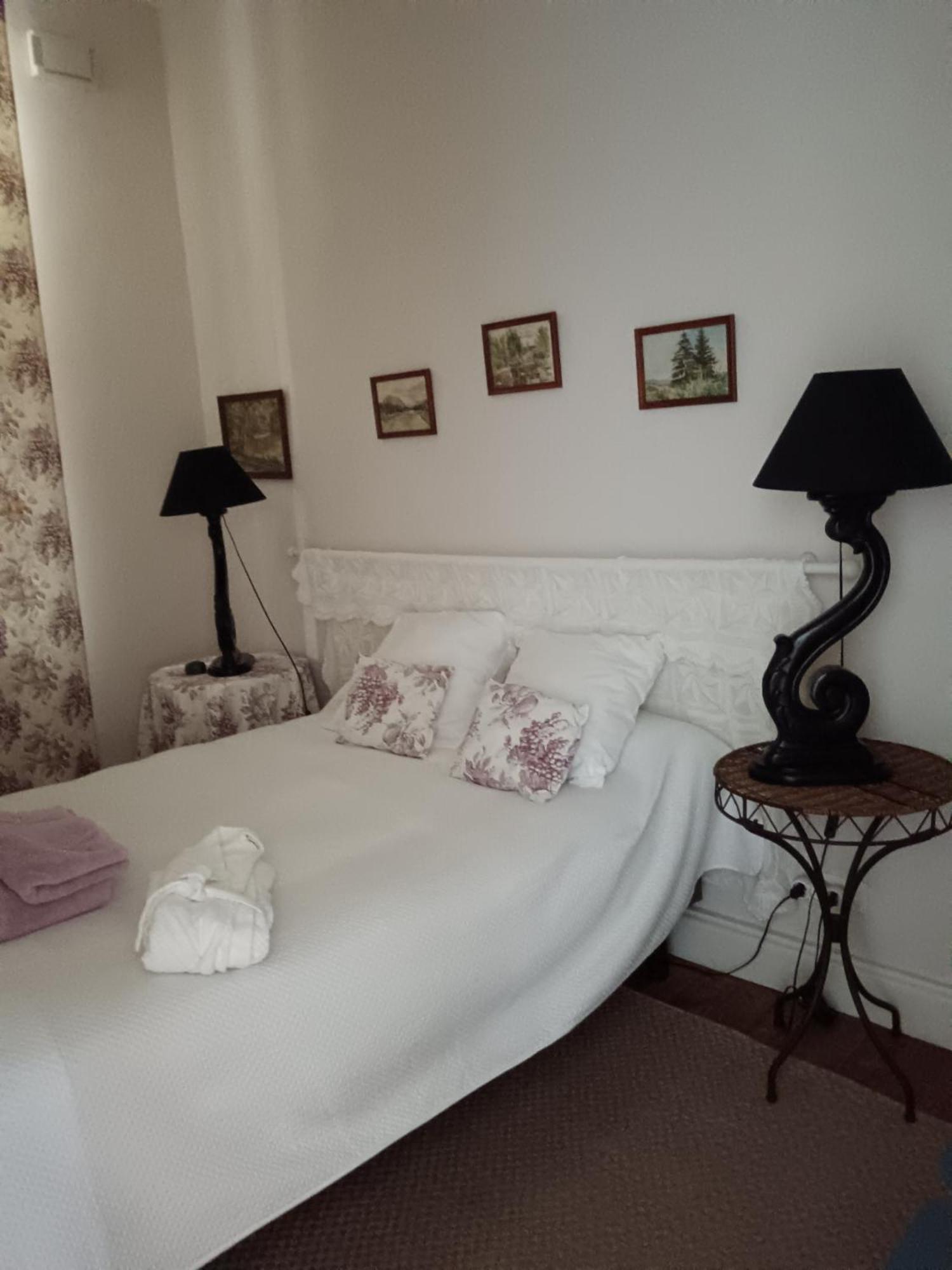 Bed and Breakfast Castel La Bergerie Laglorieuse Exterior foto
