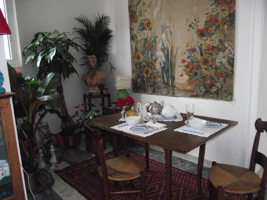 Bed and Breakfast Castel La Bergerie Laglorieuse Exterior foto